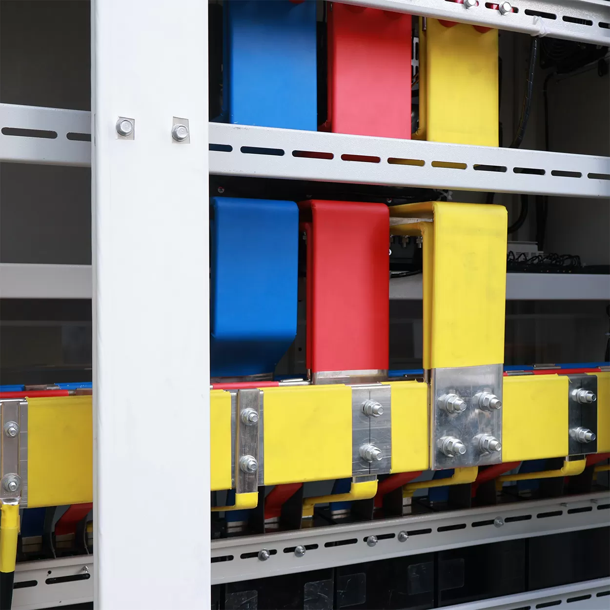 detail-distribution switchgear (3)